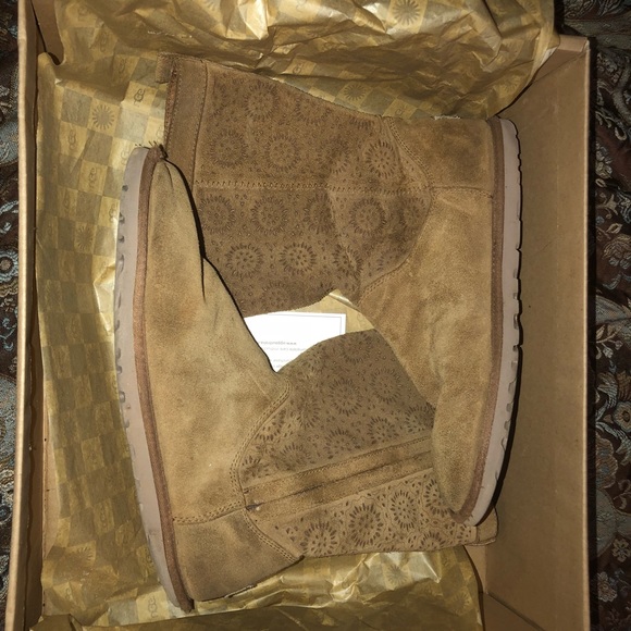 UGG BOOTS 👢 - Picture 6 of 6